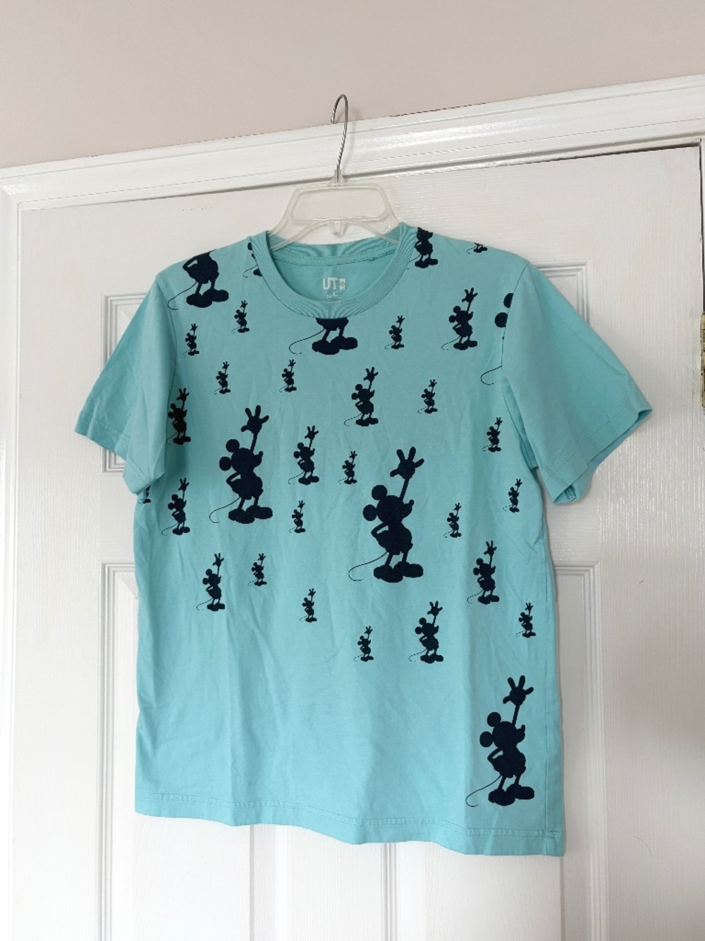 Uniqlo X Disney Men's Teal Blue Mickey Short Sleeve Tee Size Small